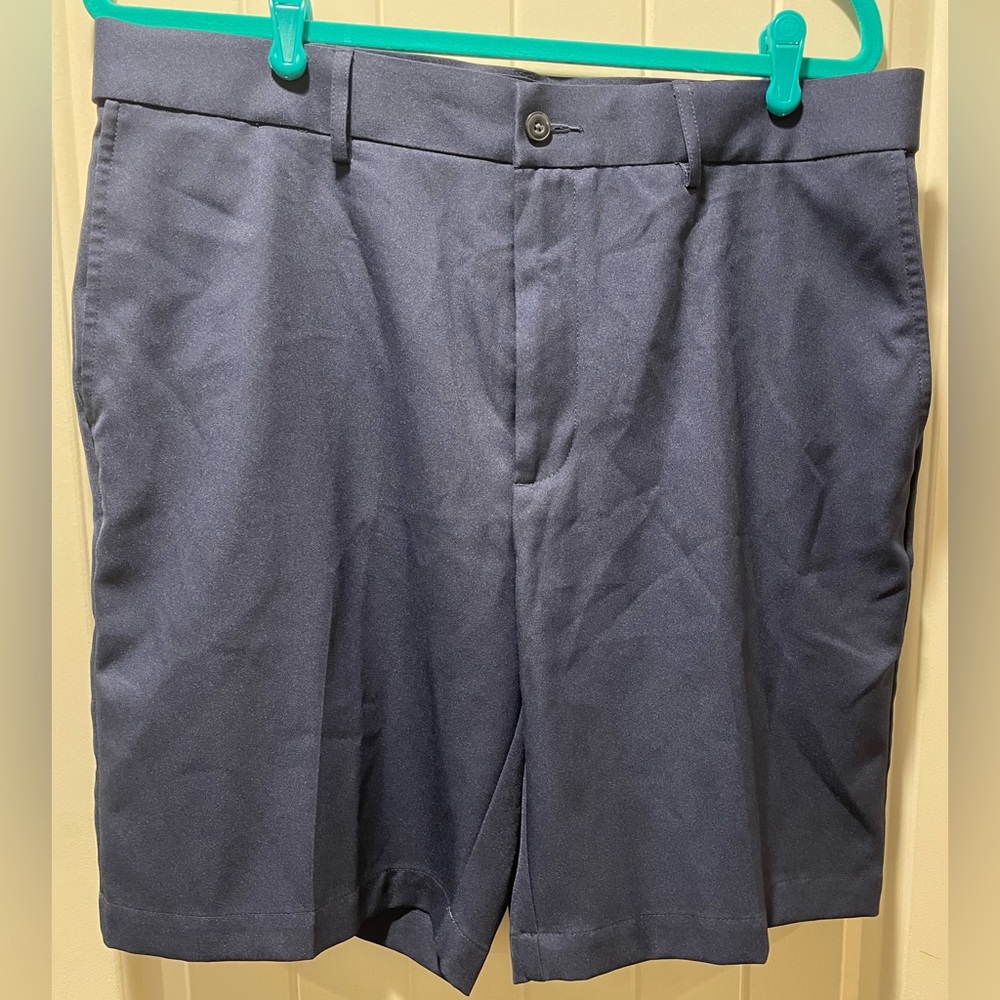 PGA Tour Perry Ellis Golf Shorts. Men’s Size 36. Navy Blue.